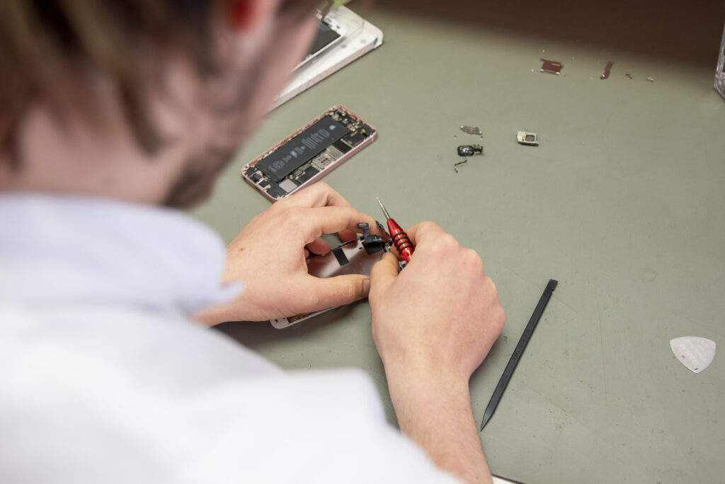 Smartphone repair Haarlem